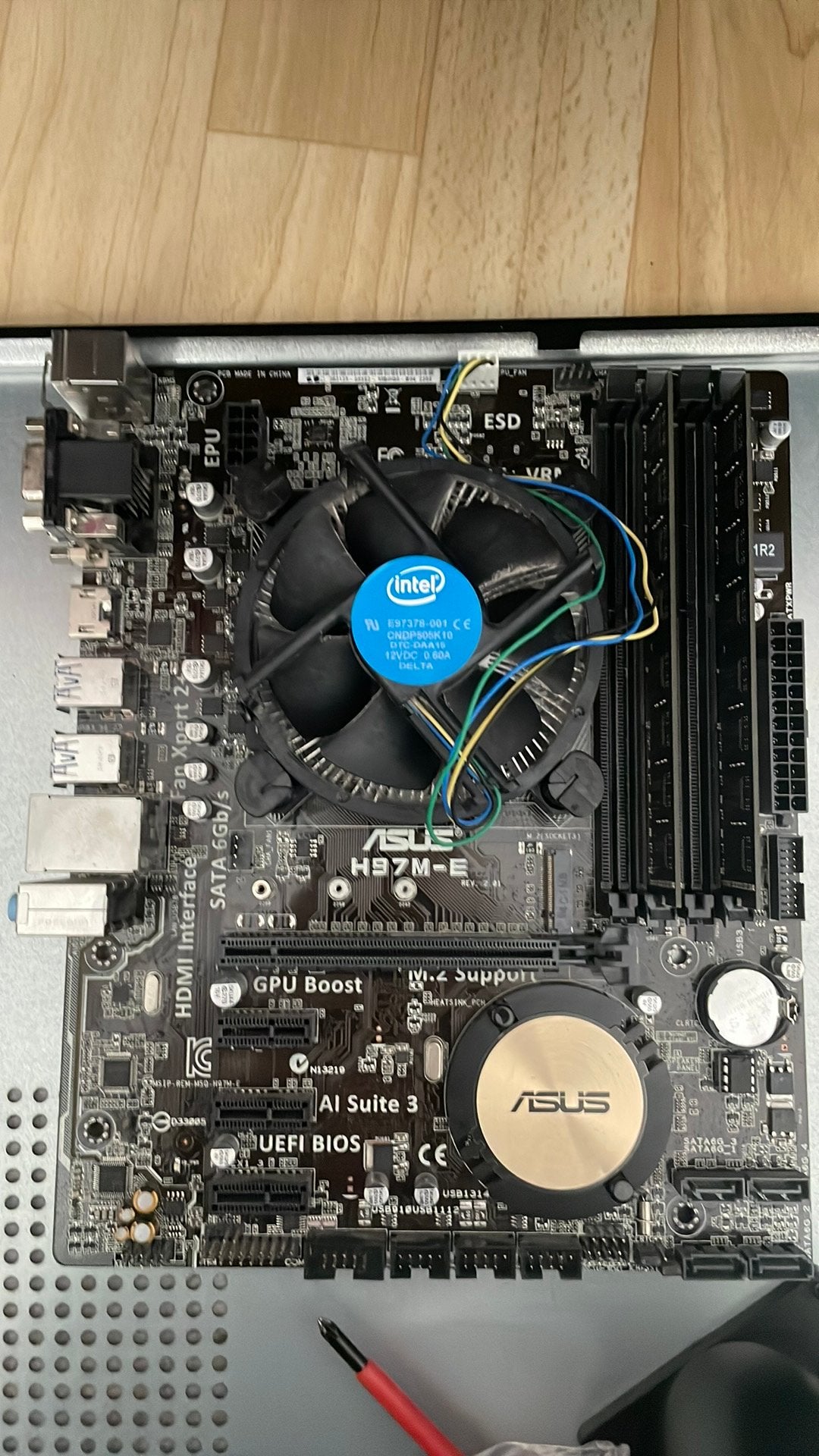 ASUS H97M-E, 16GB DDR3 RAM (1600MHz) EN EEN İ7-4790, Computers en Software, Moederborden, Ophalen, Zo goed als nieuw, DDR3