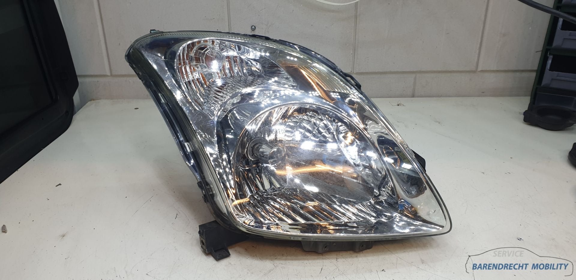 Koplamp Suzuki Swift rechts 35100-62J11 passagierskant origi, Auto-onderdelen, Gebruikt, Info@suzuki.co.jp, Takatsuka-cho, Chuo-ku 300
432-8611  Hamamatsu