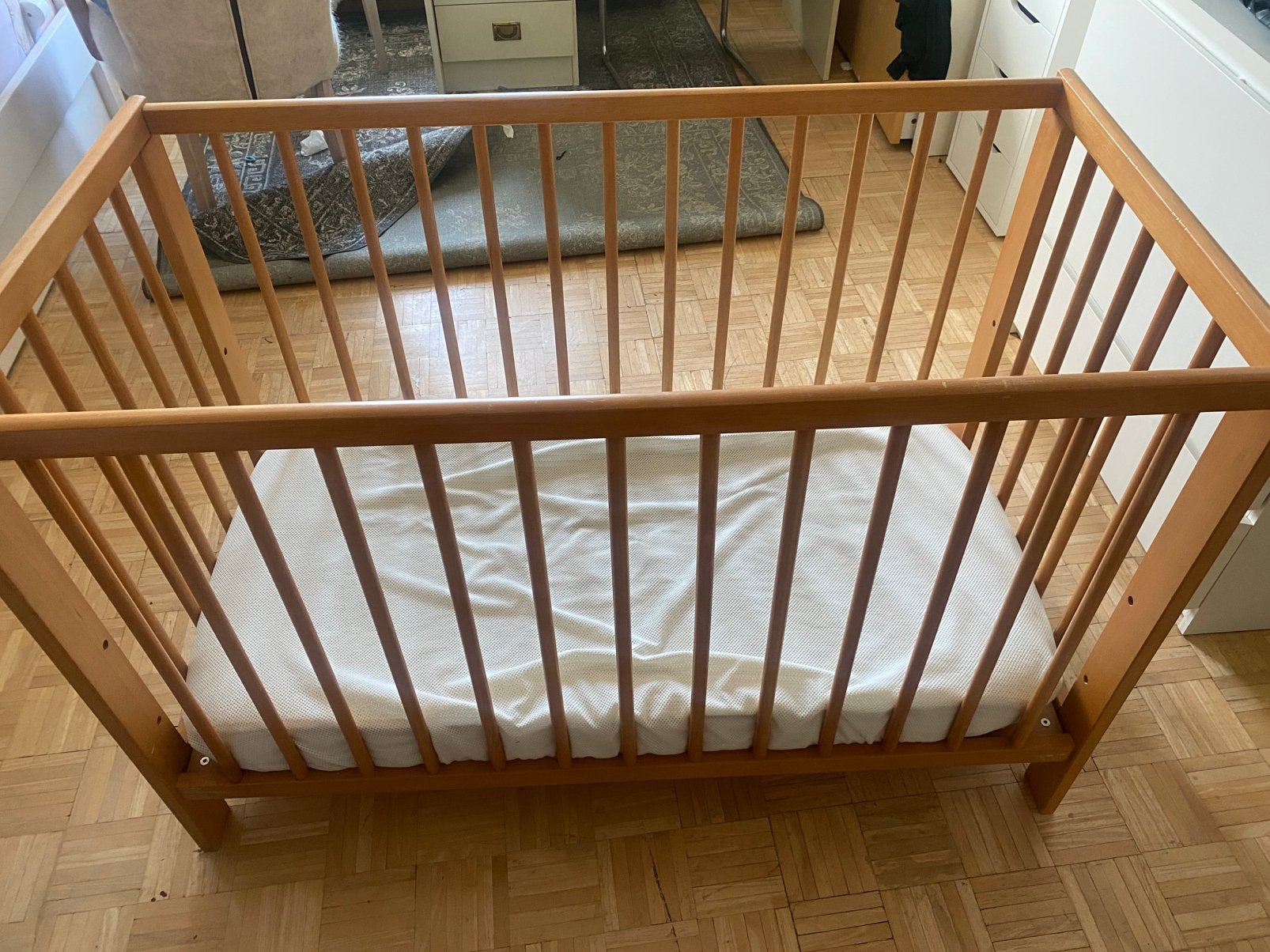 Lit bébé avec matelas, Enfants & Bébés, Berceaux & Lits, Enlèvement, Utilisé