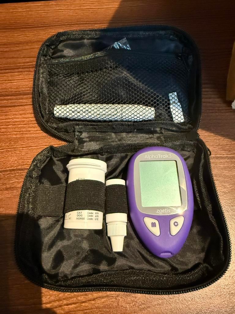 AlphaTrak 3 Glucose meter, Dieren en Toebehoren, Katten-accessoires, Zo goed als nieuw, Ophalen