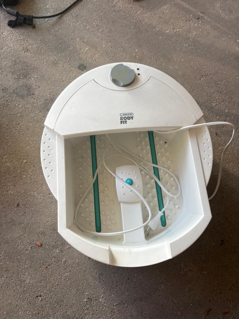 Beurer "Body Fit" Electric Foot Spa & Massager, Sport en Fitness, Massageproducten, Ophalen, Zo goed als nieuw