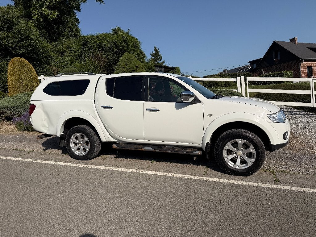 Mitsubishi L200 2.5 d AUTOMATIQUE Hard Top, Auto's, Mitsubishi, Bedrijf, Te koop, L200, 4x4, ABS, Airbags, Airconditioning, Automatische klimaatregeling