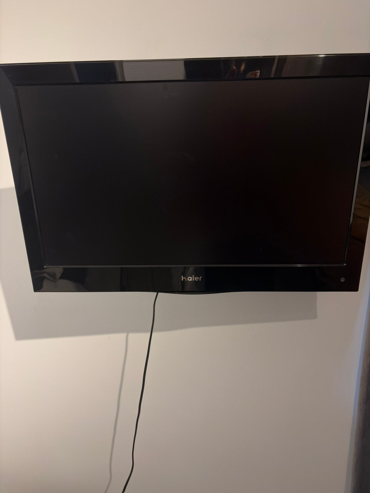 Haier TV 60hz + muurbeugel, Audio, Tv en Foto, Ophalen, Zo goed als nieuw
