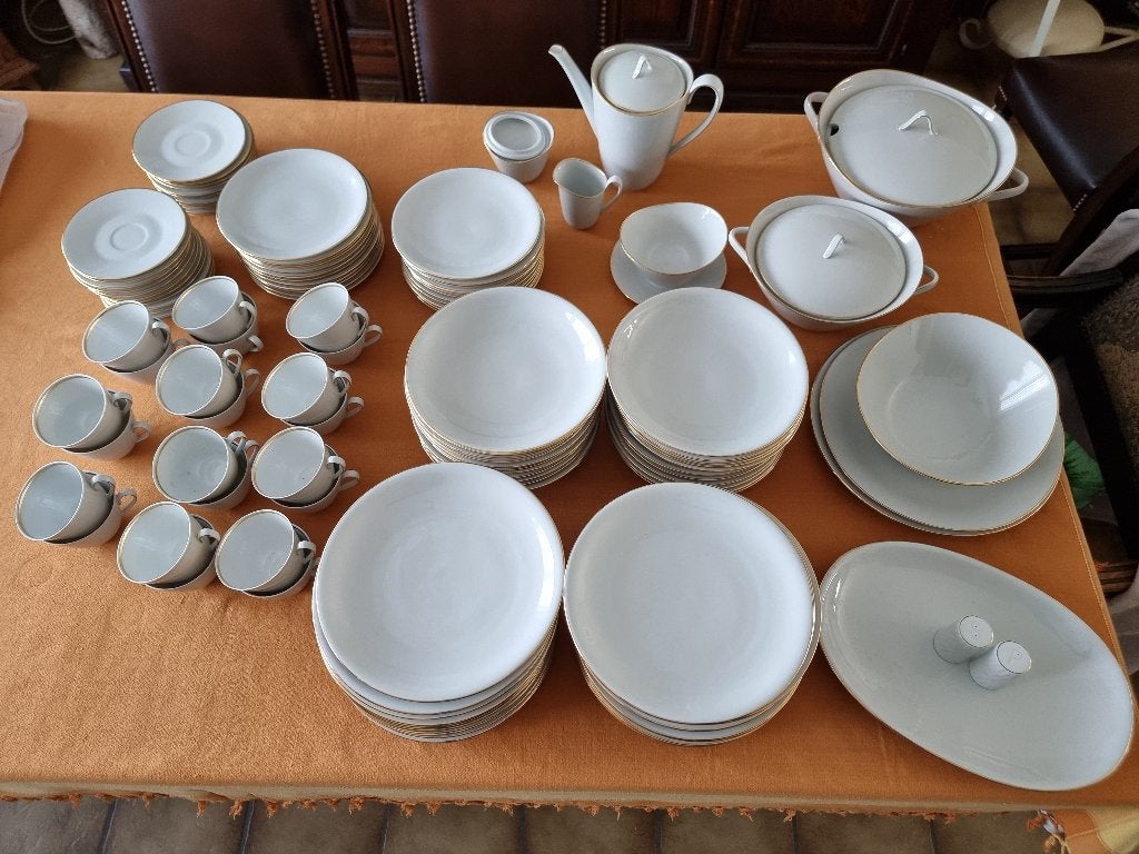 Koffie en eetservies, Ophalen