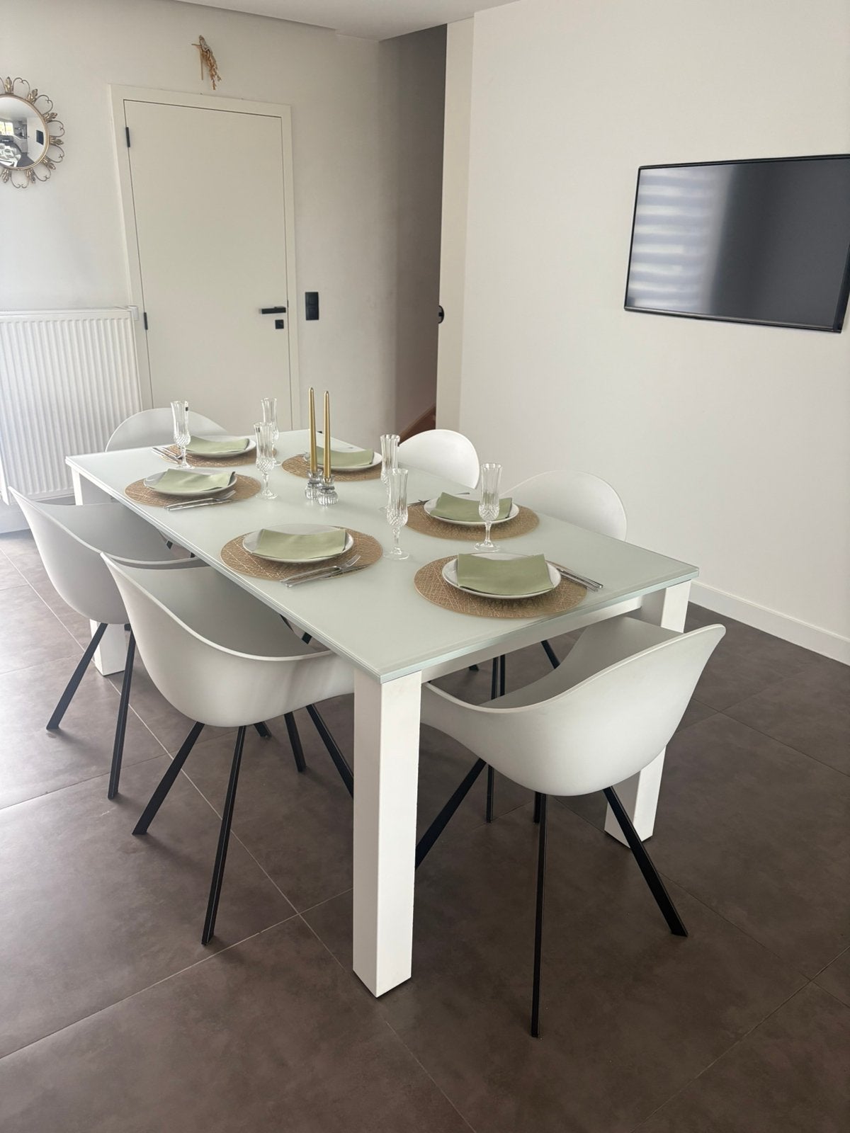 Eettafel uitschuifbaar, Ophalen, Zo goed als nieuw