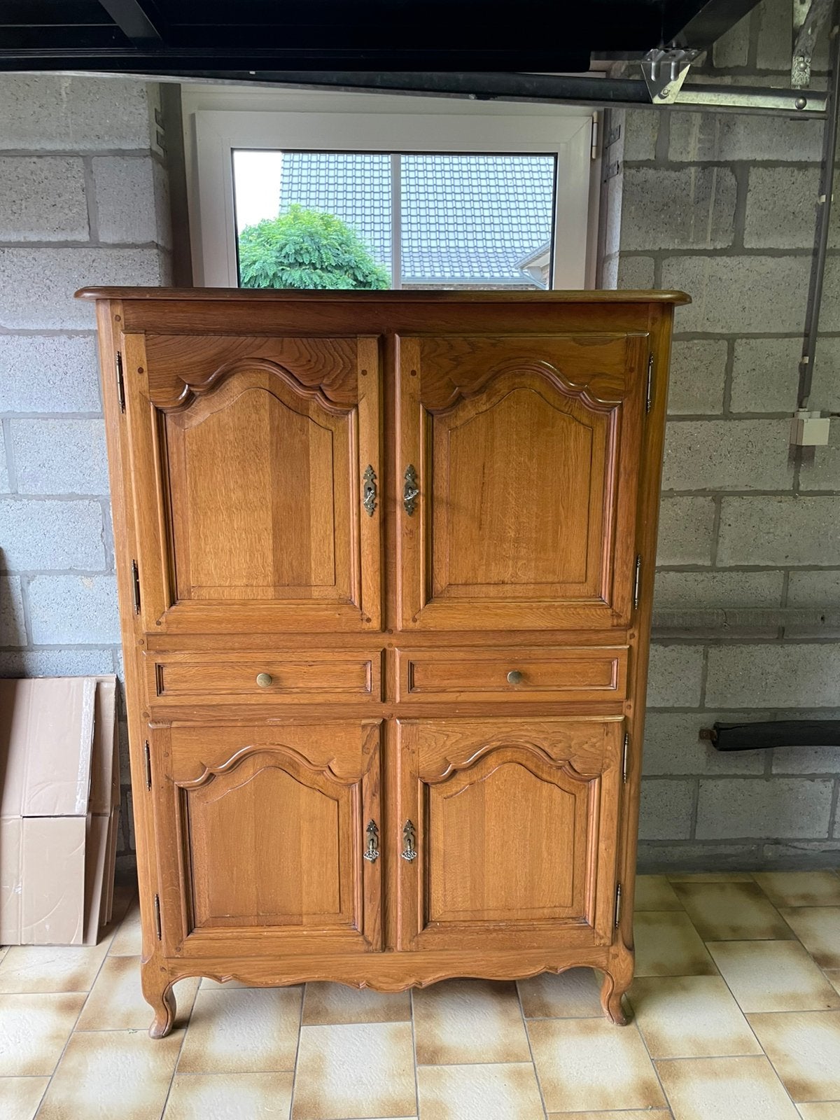 Armoire en chêne, Enlèvement