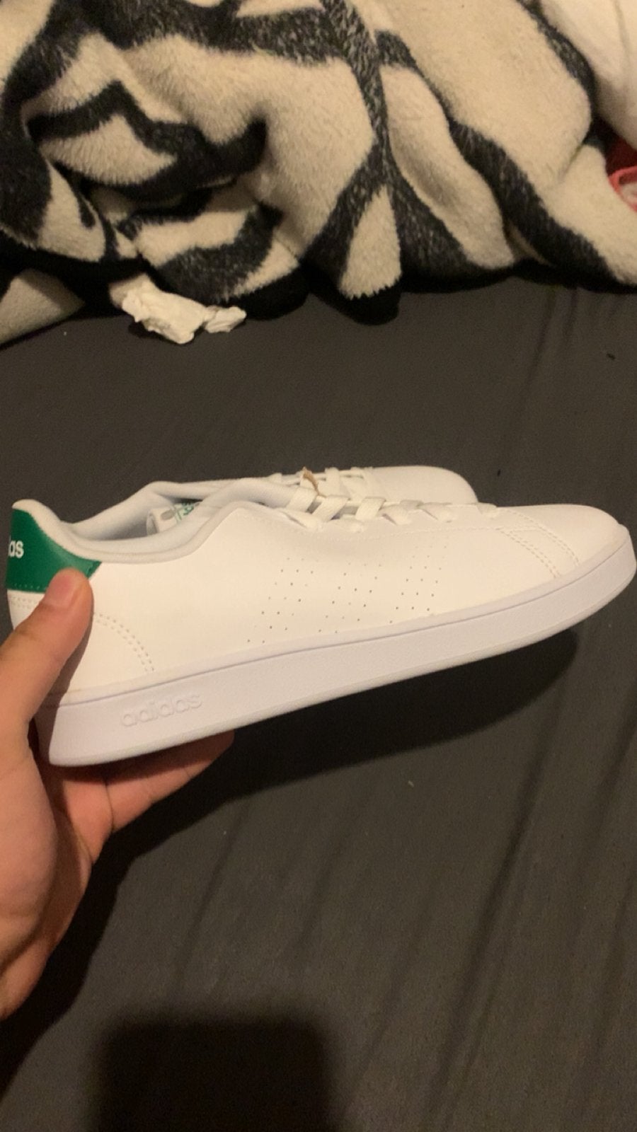 Paire de chaussures adidas, Vêtements | Femmes, Neuf, Enlèvement ou Envoi, Sneakers et Baskets, Blanc