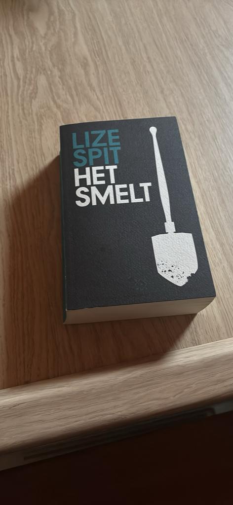 Boek “het smelt”, Boeken, Ophalen, Zo goed als nieuw