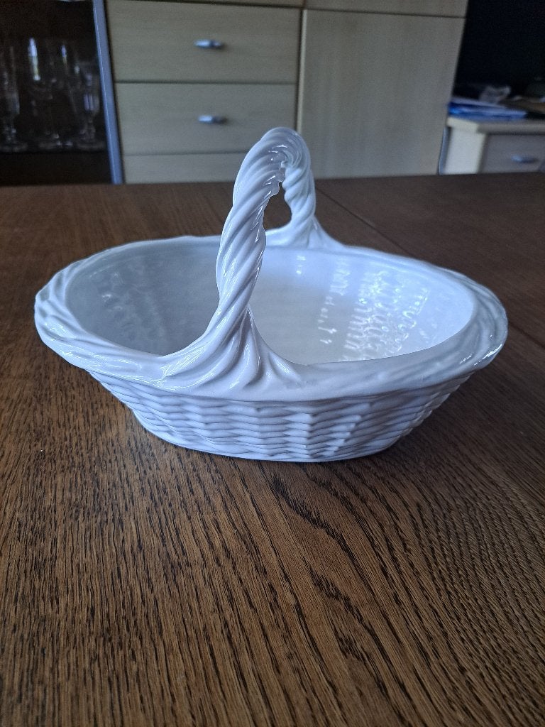 vintage Italiaans gevlochten keramisch mandje (majolica), Enlèvement ou Envoi