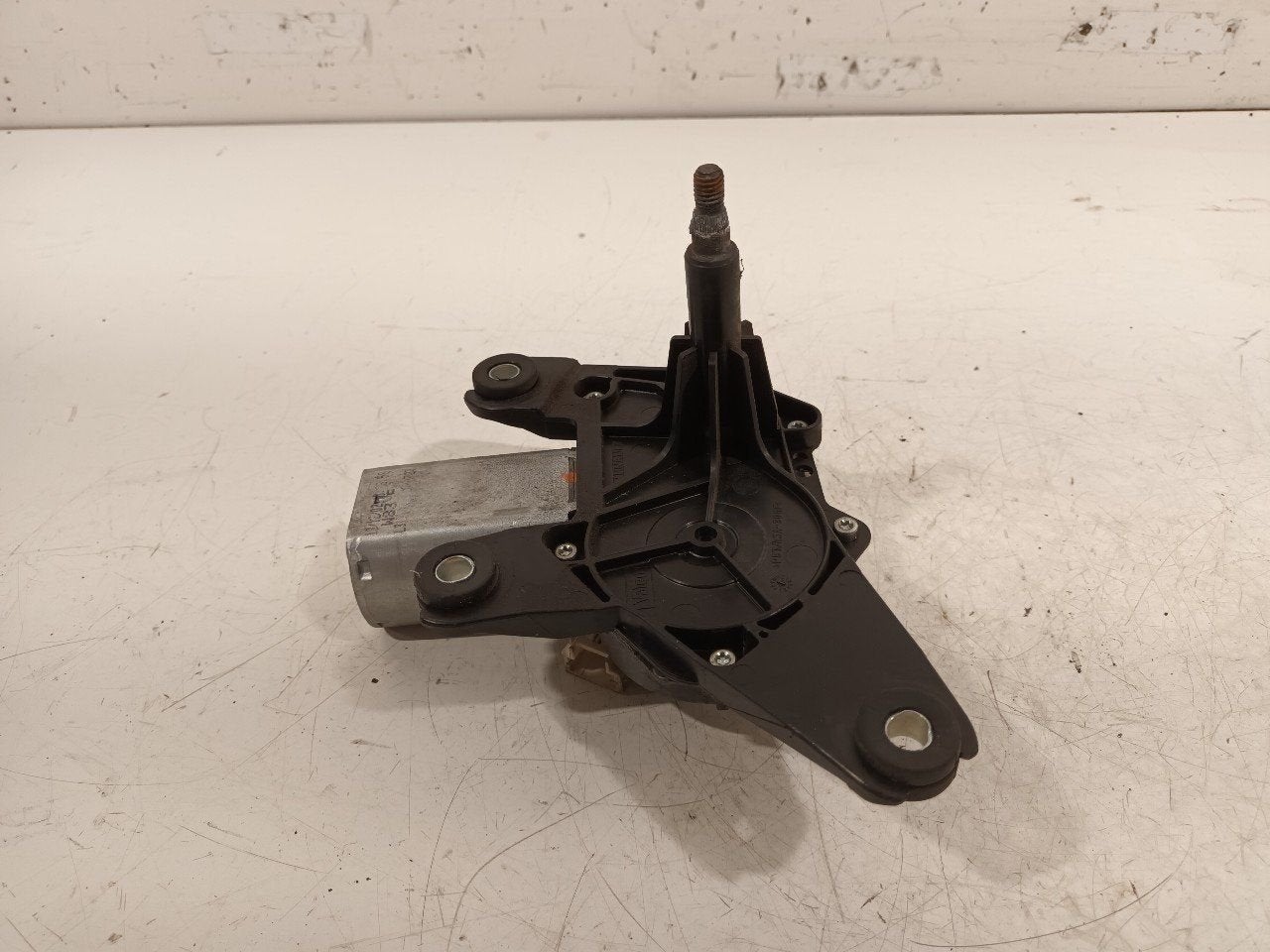 Ruitenwissermotor achter Renault Trafic, Onderdelen@venauto.nl, Van der Ven Autorecycling B.V., Gebruikt, Ettenseweg 76, 4706 PB Roosendaal, The Netherlands