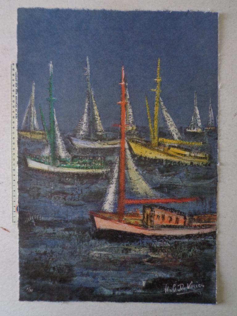 fraaie litho in kleur van Hubert De Vries "Zeilbootjes", Ophalen of Verzenden