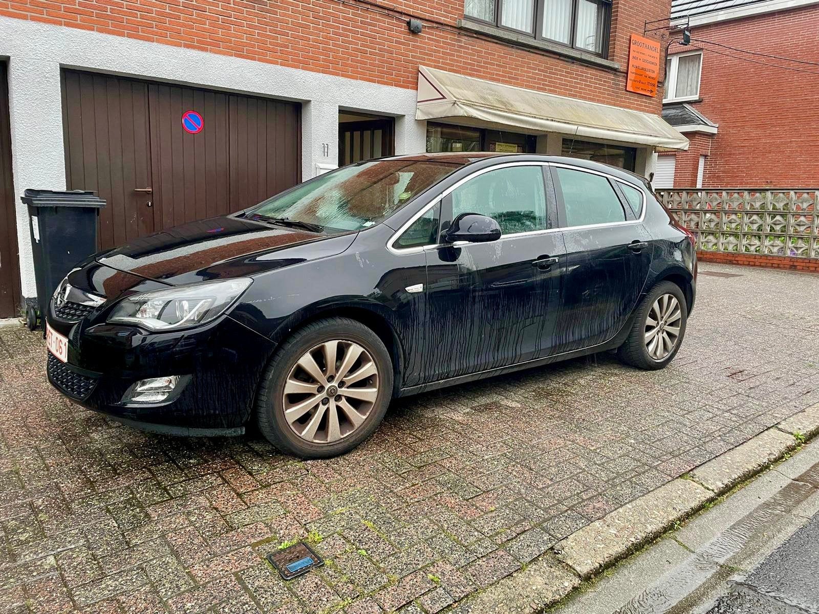 Opel Astra P-J 1.4 essence 2010, Autos, Opel, Particulier, Astra, Essence, Enlèvement