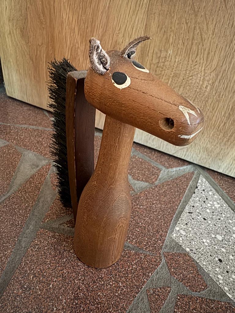 Vintage borsteltje, Enlèvement