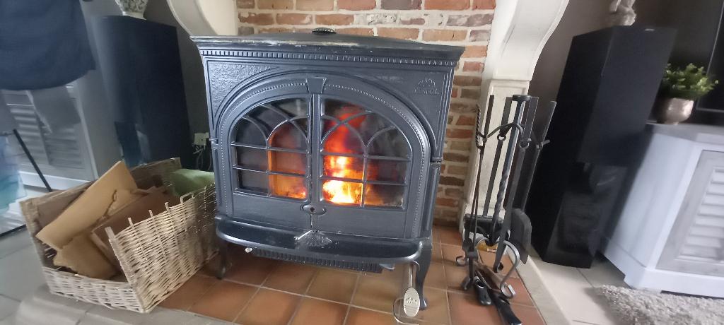 Houtkachel zwart merk jotul, Huis en Inrichting, Kachels, Ophalen, Gebruikt, Houtkachel, Vrijstaand