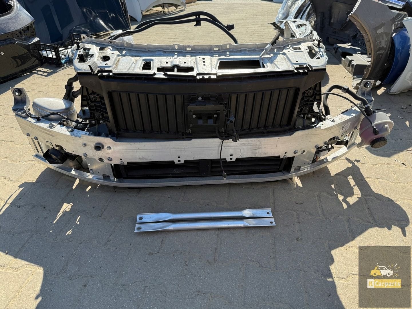 Tige de renfort de radiateur de ceinture avant Mercedes GLC, Info@fabrikant.eu, Fabrikant BV, Fabrikantstraat 1
1000 AA  Amsterdam, NL