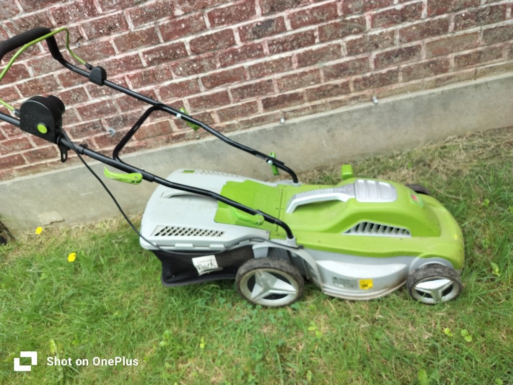Grasmaaier, Cirkelmaaier, Gebruikt, Elektrische grasmaaier, Opvangbak
