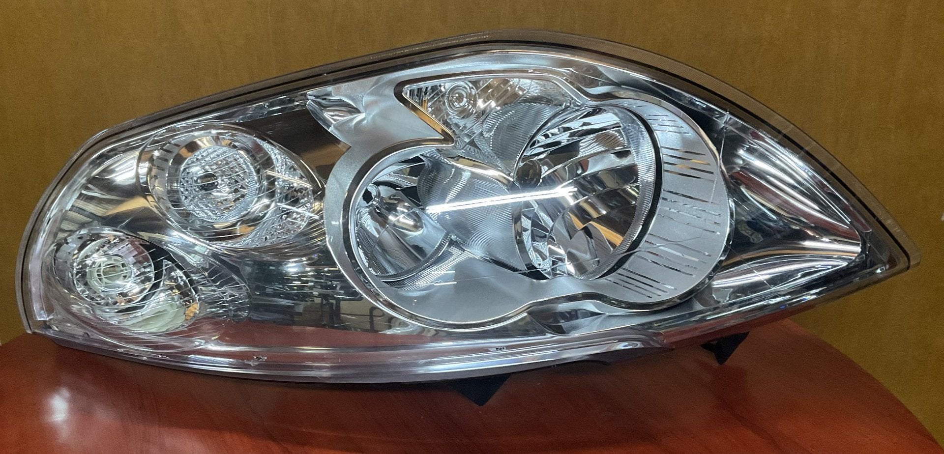 Koplamp LINKS Opel Vivaro (2015) / Renault Trafic HELLA, -, -, Origine de la pièce connue, Enlèvement