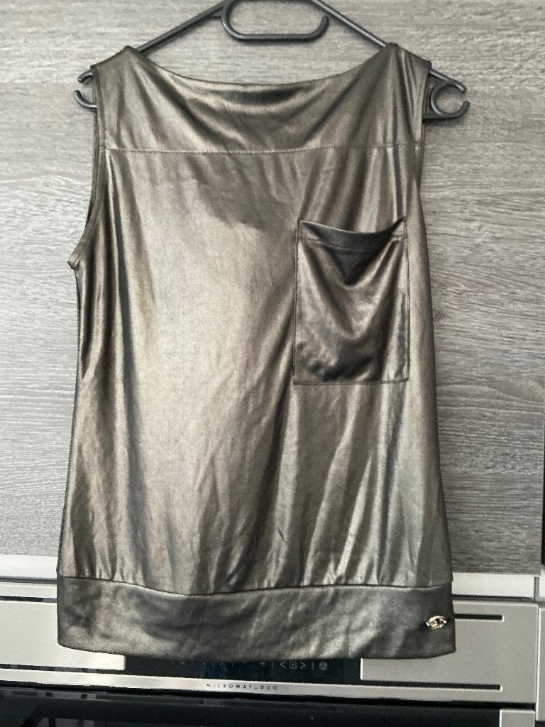Uniek Armani topje metalig goudkleurig M, Kleding | Dames, Topjes, Zo goed als nieuw, Zonder mouw, Ophalen, Maat 38/40 (M)