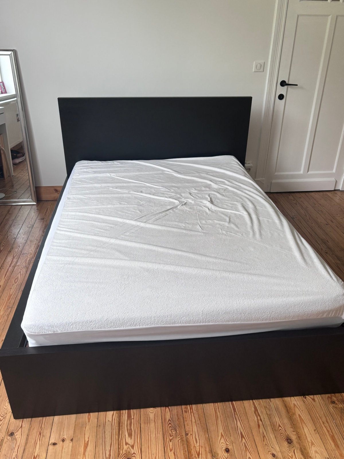 Lit Malm ikea 140/200 brun foncé, Maison & Meubles, 140 cm, Brun, Enlèvement, Utilisé