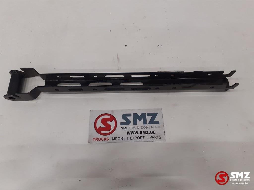 Mercedes Actros Euro 6 side skirt steun, Nieuw, Achter, Spatbord