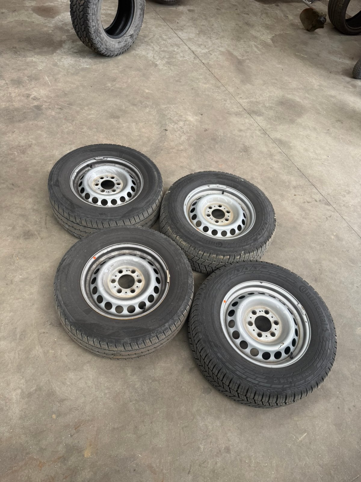 Velgenset mercedes sprinter, Ophalen, Band(en)