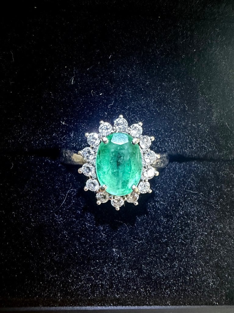 18k Witgouden Ring met Natuurlijke Smaragd en diamanten, Ophalen, Zo goed als nieuw, Met edelsteen, Dame