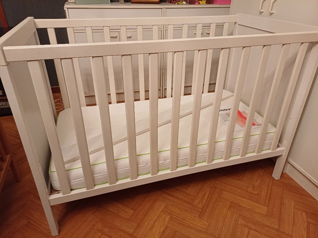 Babybedje, Ophalen, Zo goed als nieuw, Matras