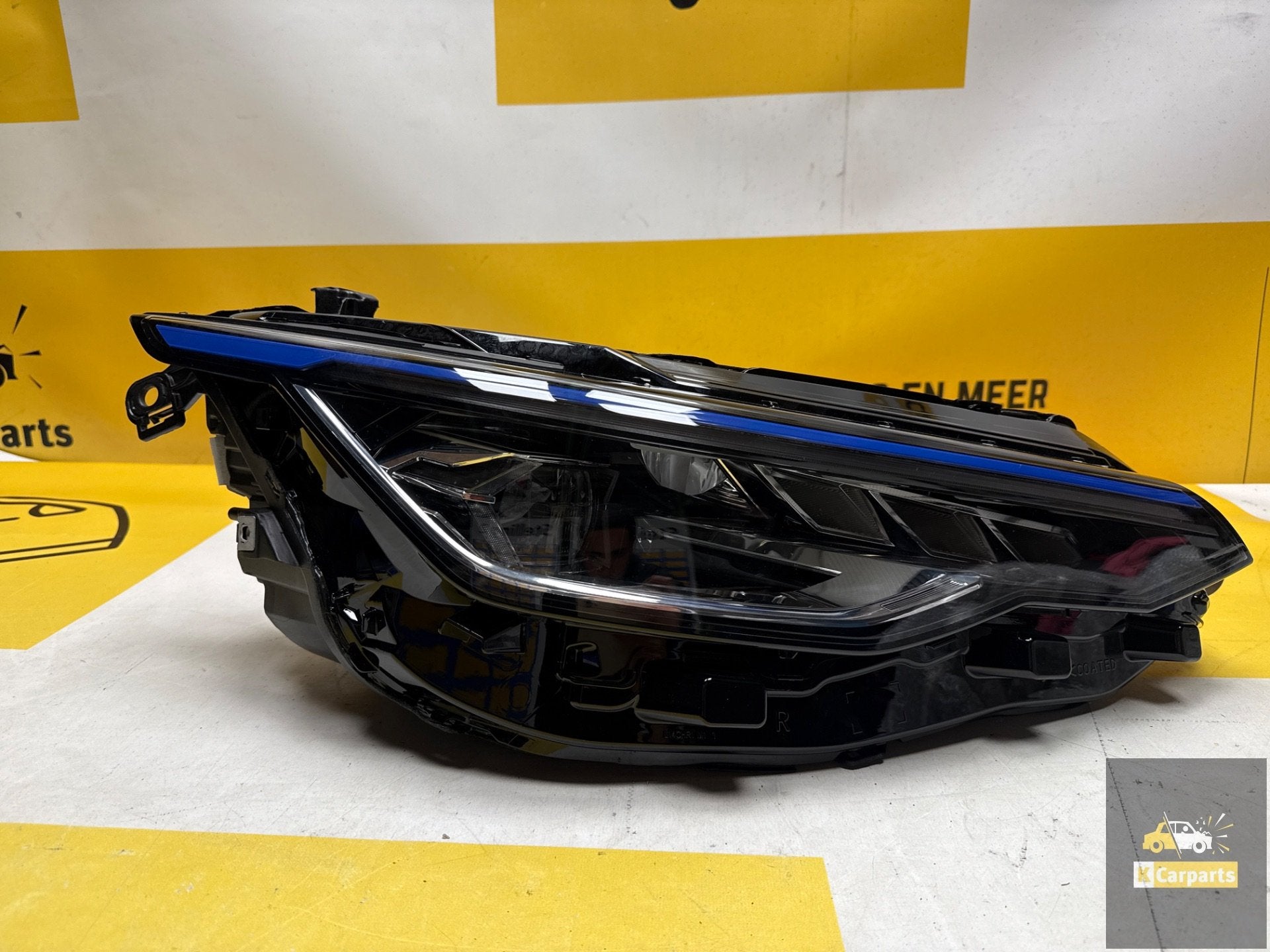 VW Golf 8RVIII restyl e IQLIGHT Matrix Phare droit BlueLine, Info@fabrikant.eu, Fabrikant BV, Utilisé, Fabrikantstraat 1
1000 AA  Amsterdam, NL