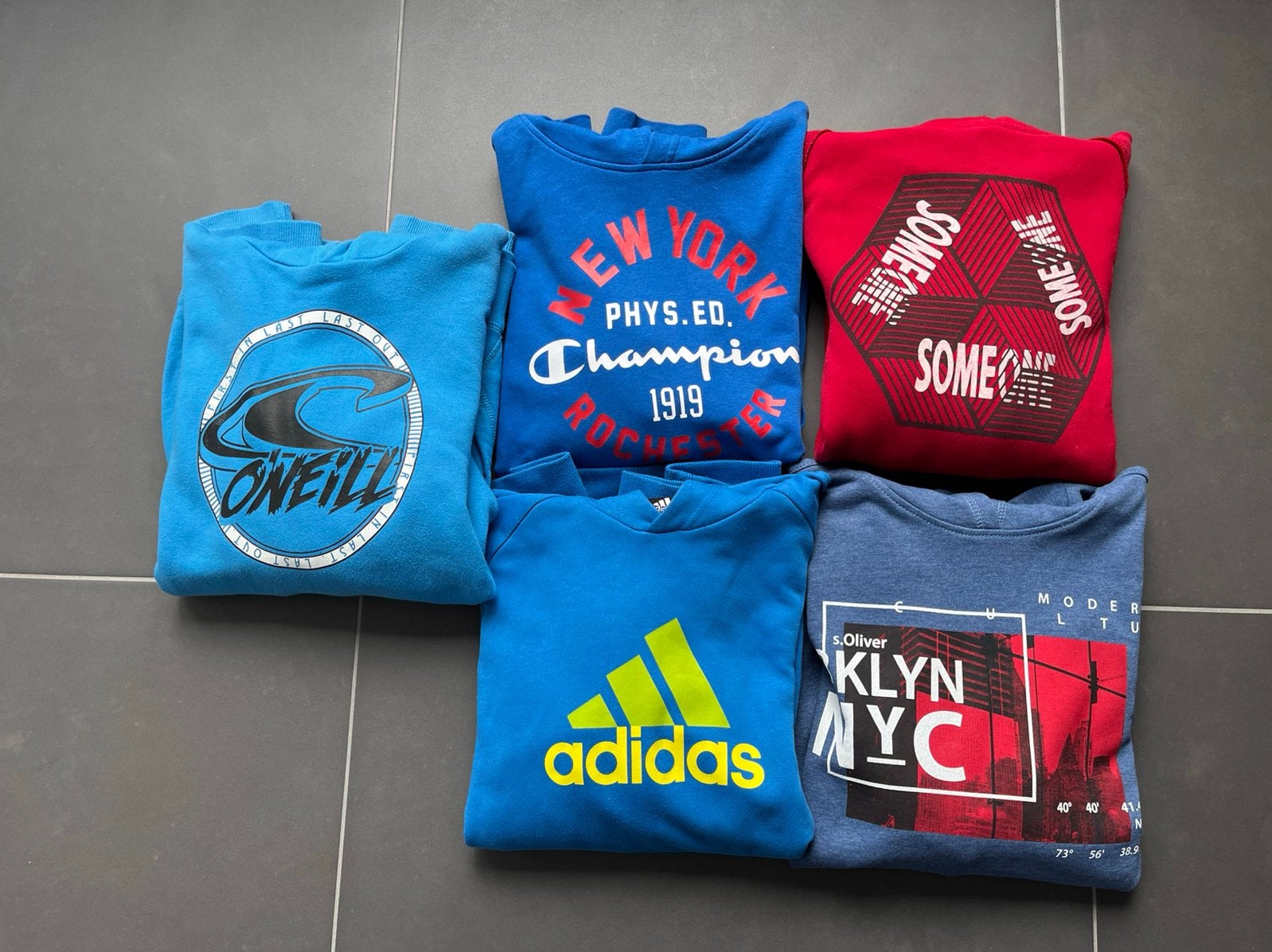 Pakket hoodie maat 164, Kinderen en Baby's, Ophalen, Zo goed als nieuw, Jongen, Trui of Vest