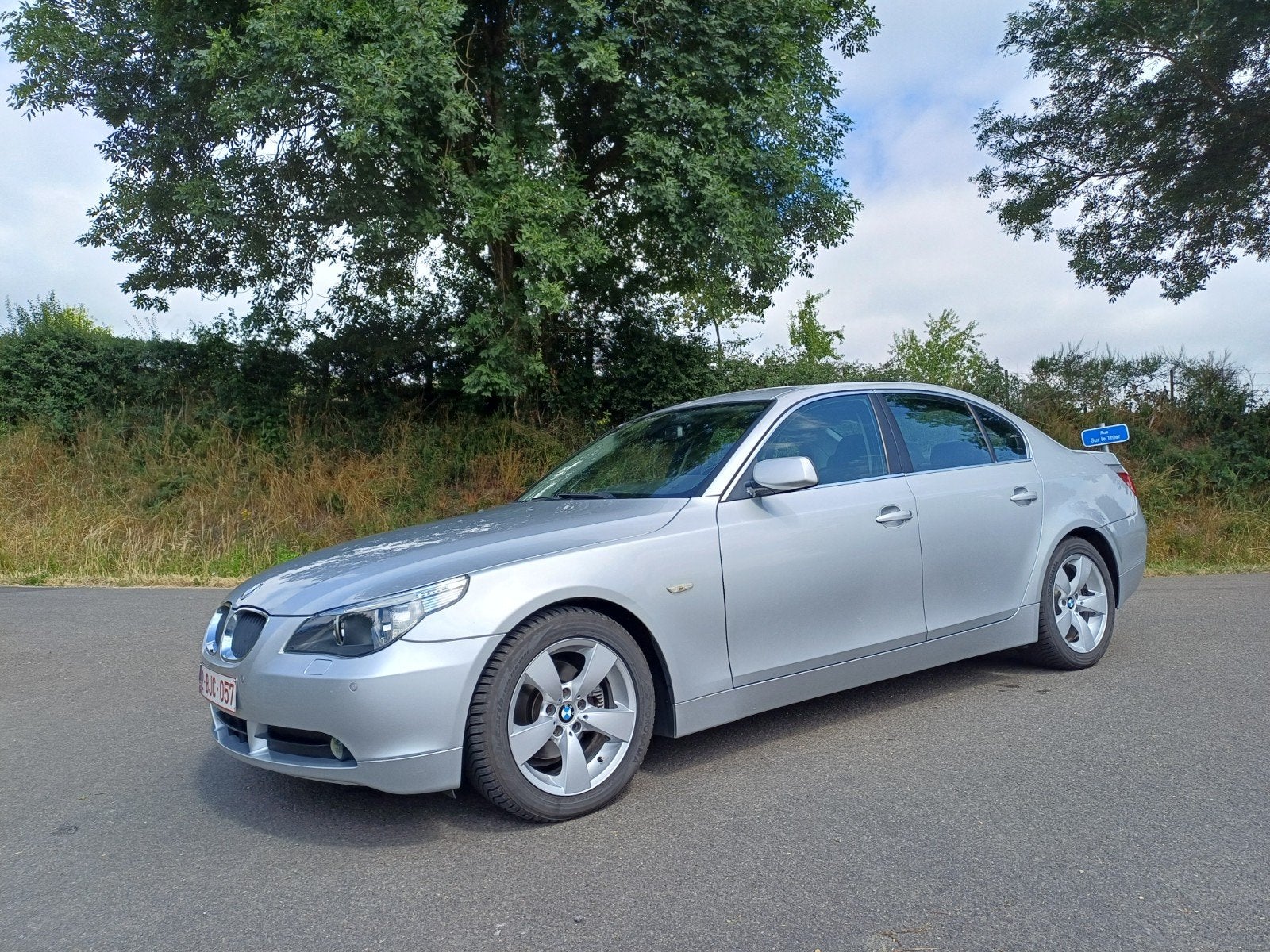Bmw 520i E60, Autos, BMW, Particulier, Argent ou Gris, Noir, Cuir, Enlèvement