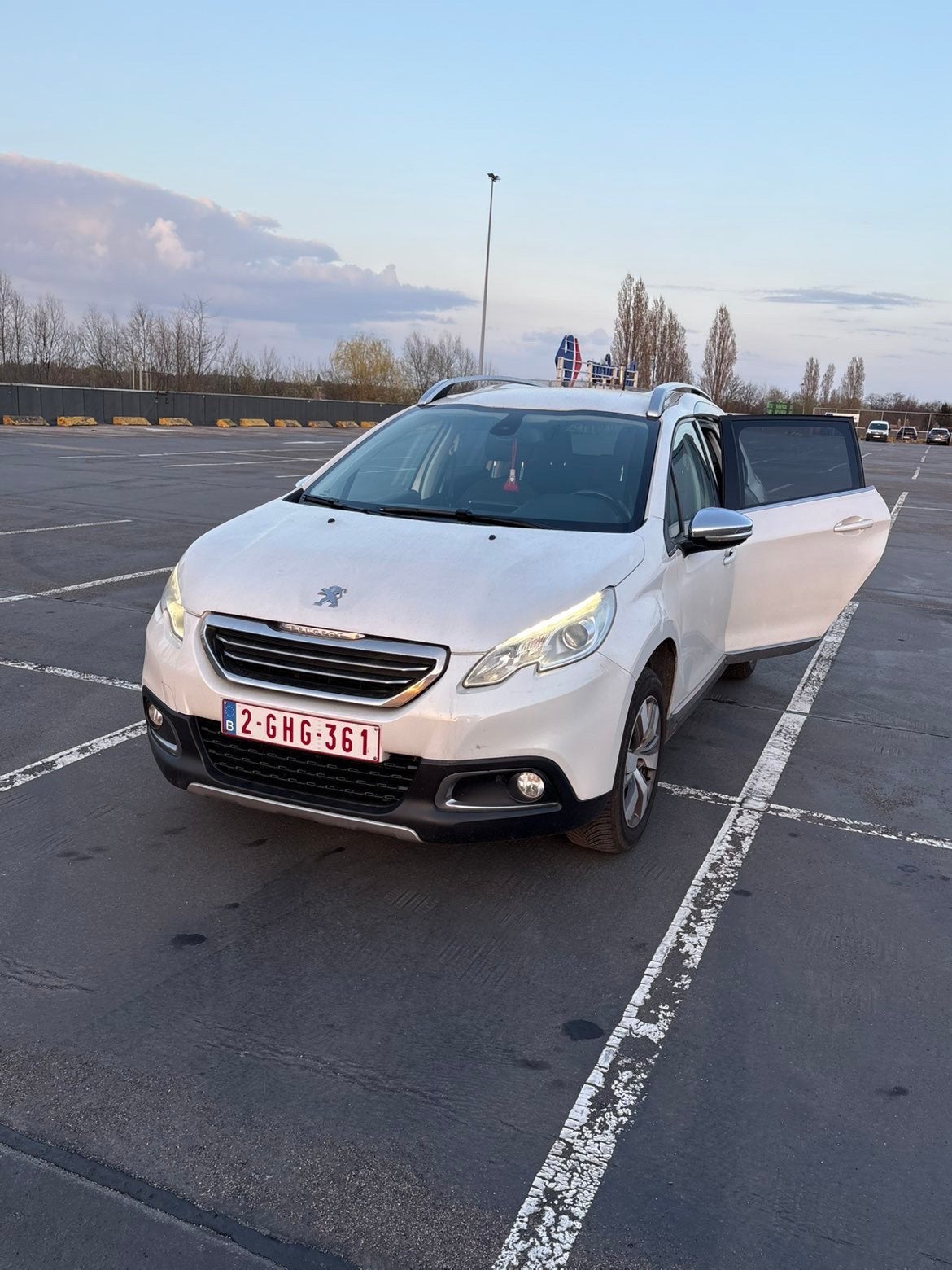 Peugeot 2008 - 2014 150xxxkm, Auto's, Voorwielaandrijving, Euro 5, Zwart, 1199 cc