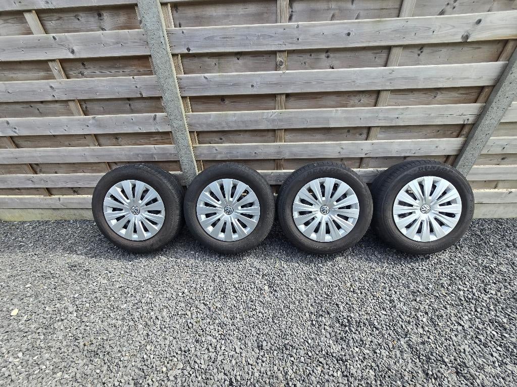 Stalen velgen met banden originele volkswagen wieldeksels, Auto-onderdelen, Banden en Velgen, Ophalen, Gebruikt, 15 inch, Banden en Velgen