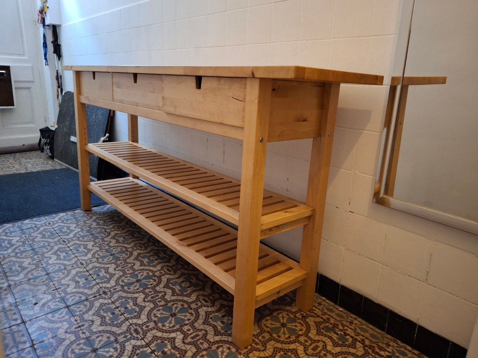 Desserte Ikea . Bois massif .188cm long.42cm prof 90cm haut., Enlèvement, Utilisé