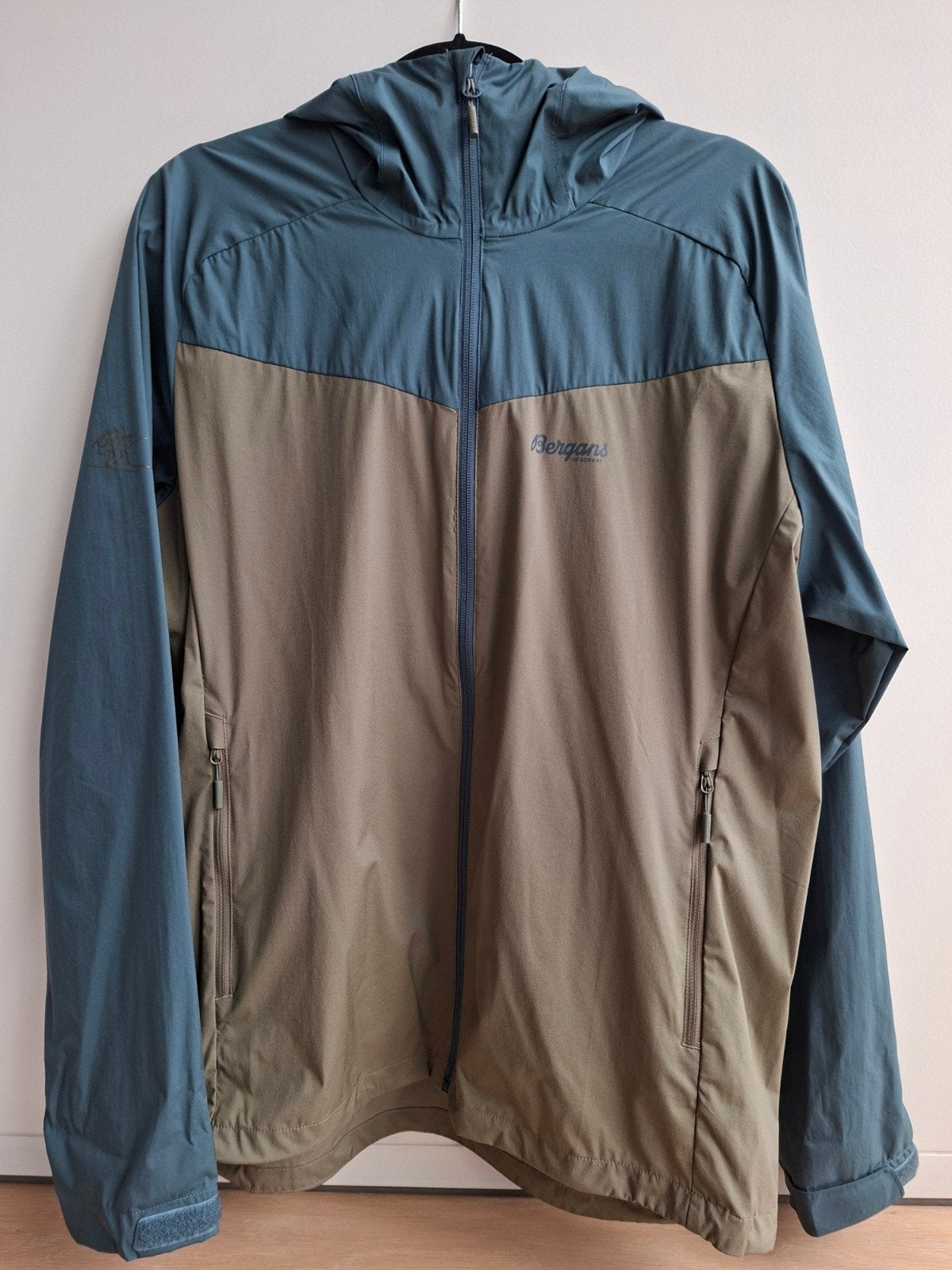 Bergans of Norway microlight jacket heren maat L
Lichtgewich, Kleding | Heren, Maat 52/54 (L), Meerkleurig, Ophalen of Verzenden