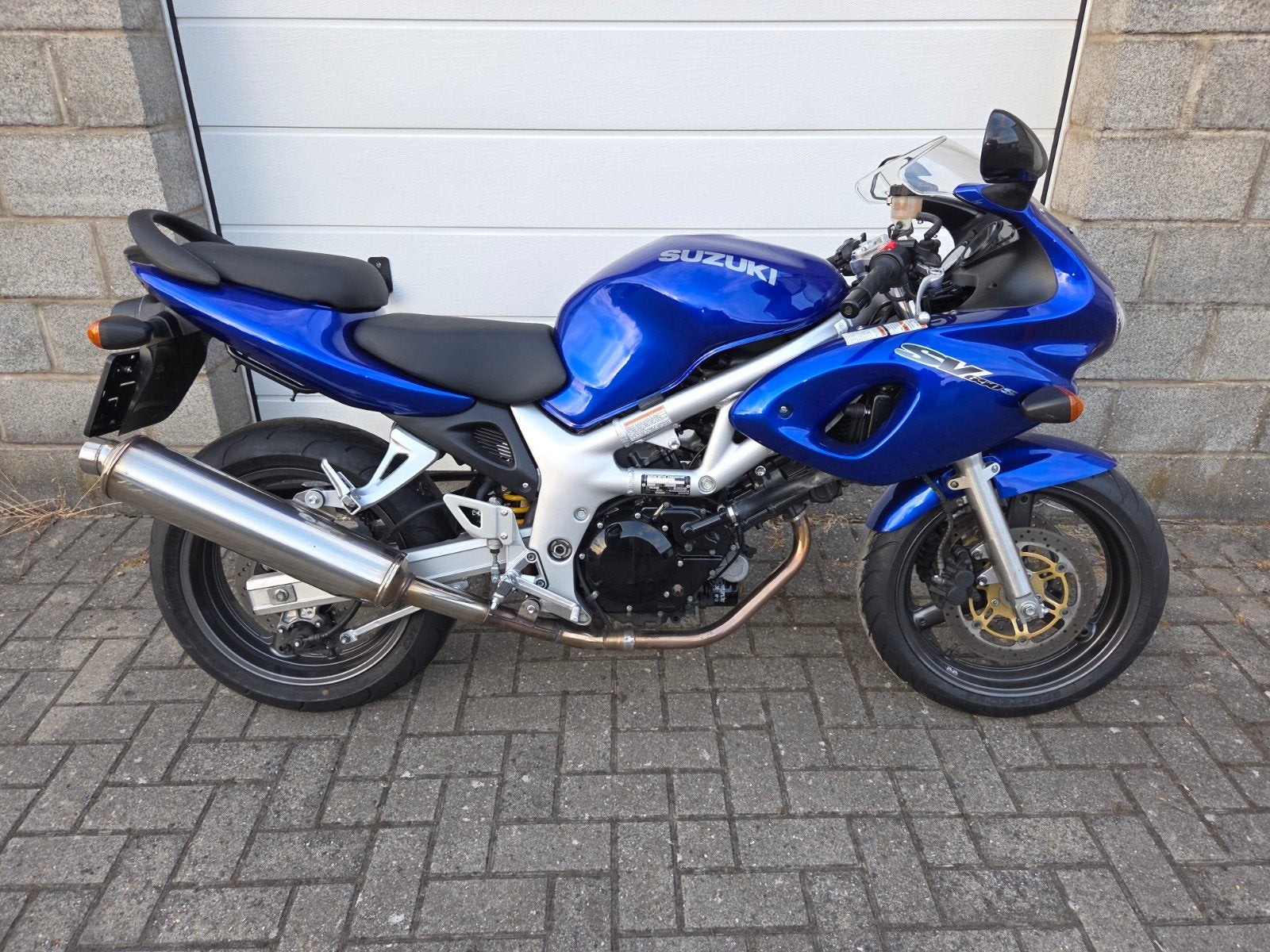 suzuki sv 650cc état impeccable prête a immatriculé, Particulier
