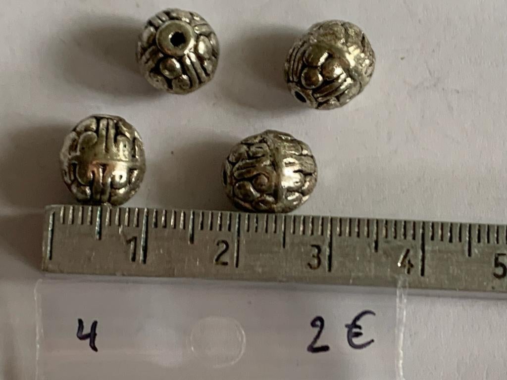 4 metalen kralen, Ophalen of Verzenden, Nieuw, Kraal