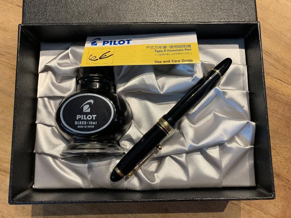 Stylo plume Pilot Custom 823 noir, Autres marques, Enlèvement ou Envoi, Avec boîte, Stylo
