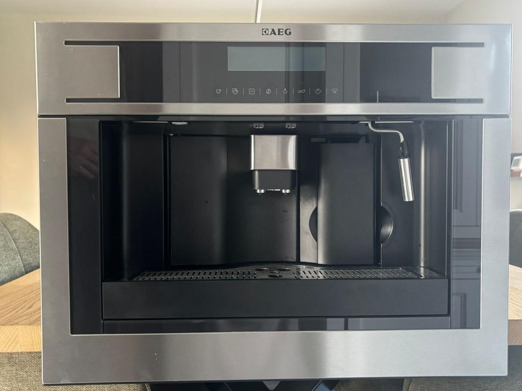 inbouw koffiemacine, Elektronische apparatuur, Ophalen, Gebruikt, 10 kopjes of meer, Koffiemachine