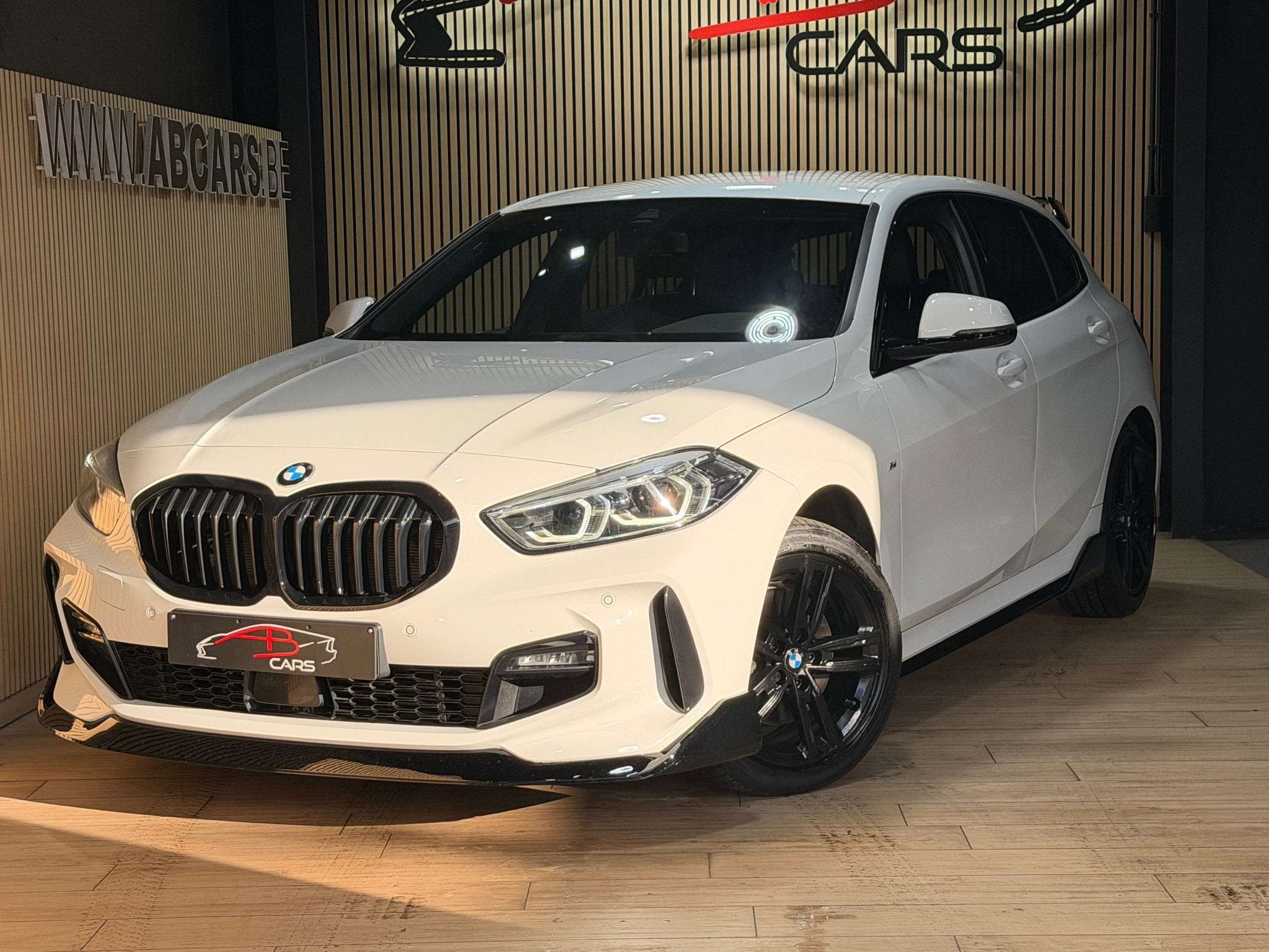 BMW 1 Serie 118 IA * PACK M PERFORMANCE * GARANTIE 12 MOIS *, Achat, Entreprise, 5 portes, Série 1