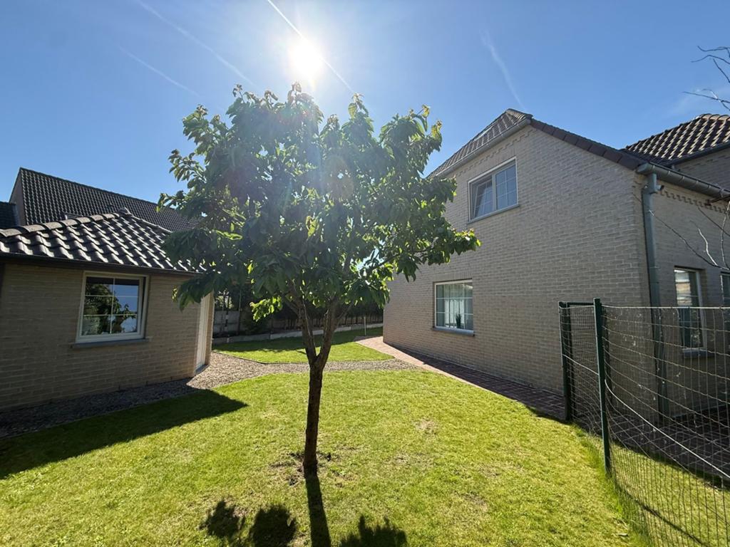 Villa 6 grote slpk, Roeselare, 500 tot 1000 m², Vrijstaande woning, 270 m²