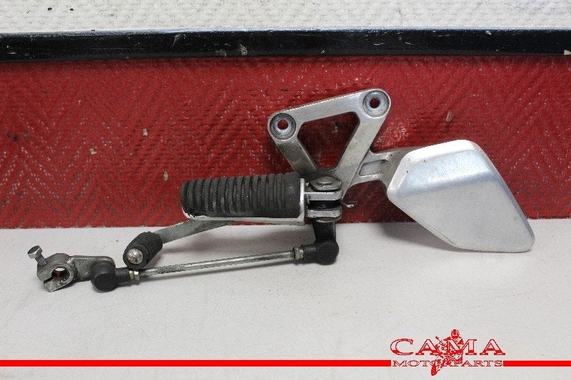 SCHETSPLAAT LINKS VOOR FZS 600 Fazer 2002-2003 (FZS600), Dhr. S. di Majo, Gebruikt, Info@cama-motorparts.nl, P.J. Troelstraweg 8 8
3144 CX  MAASSLUIS, NL