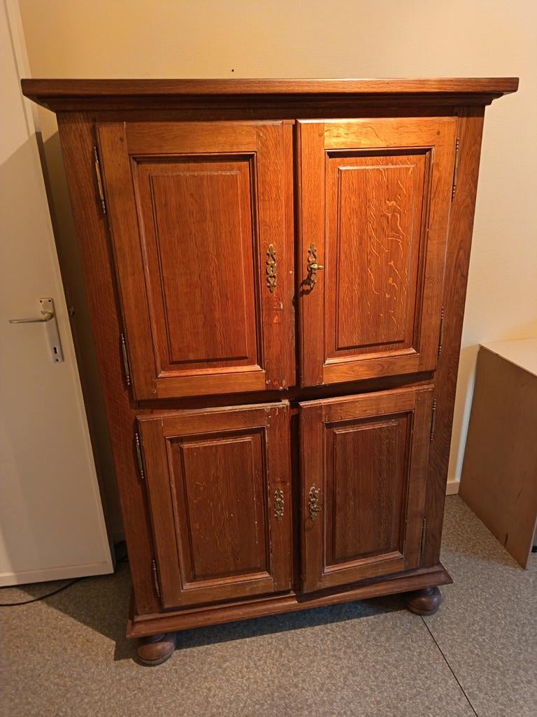 Armoire en bois massif, Enlèvement