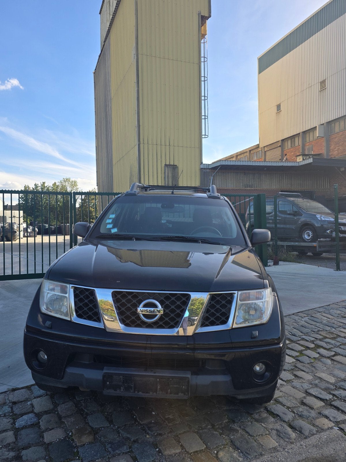 Nissan Navara 2.5d pickup 4x4, Auto's, Zwart, Bedrijf, 4x4, Navara double cab