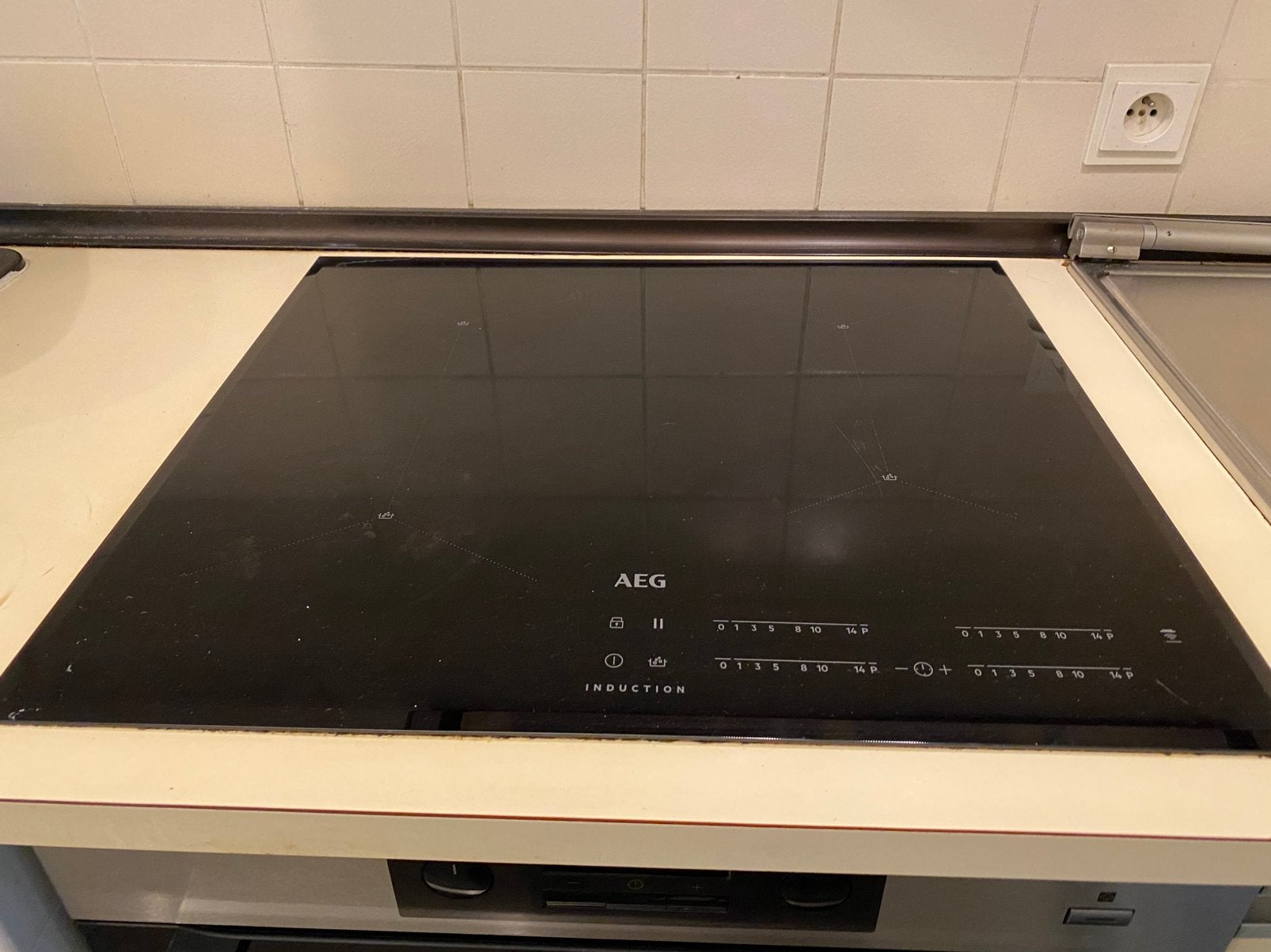 Taque induction 59cm AEG, Elektronische apparatuur, Kookplaten, Ophalen, Gebruikt, Tussenbouw, 4 kookzones