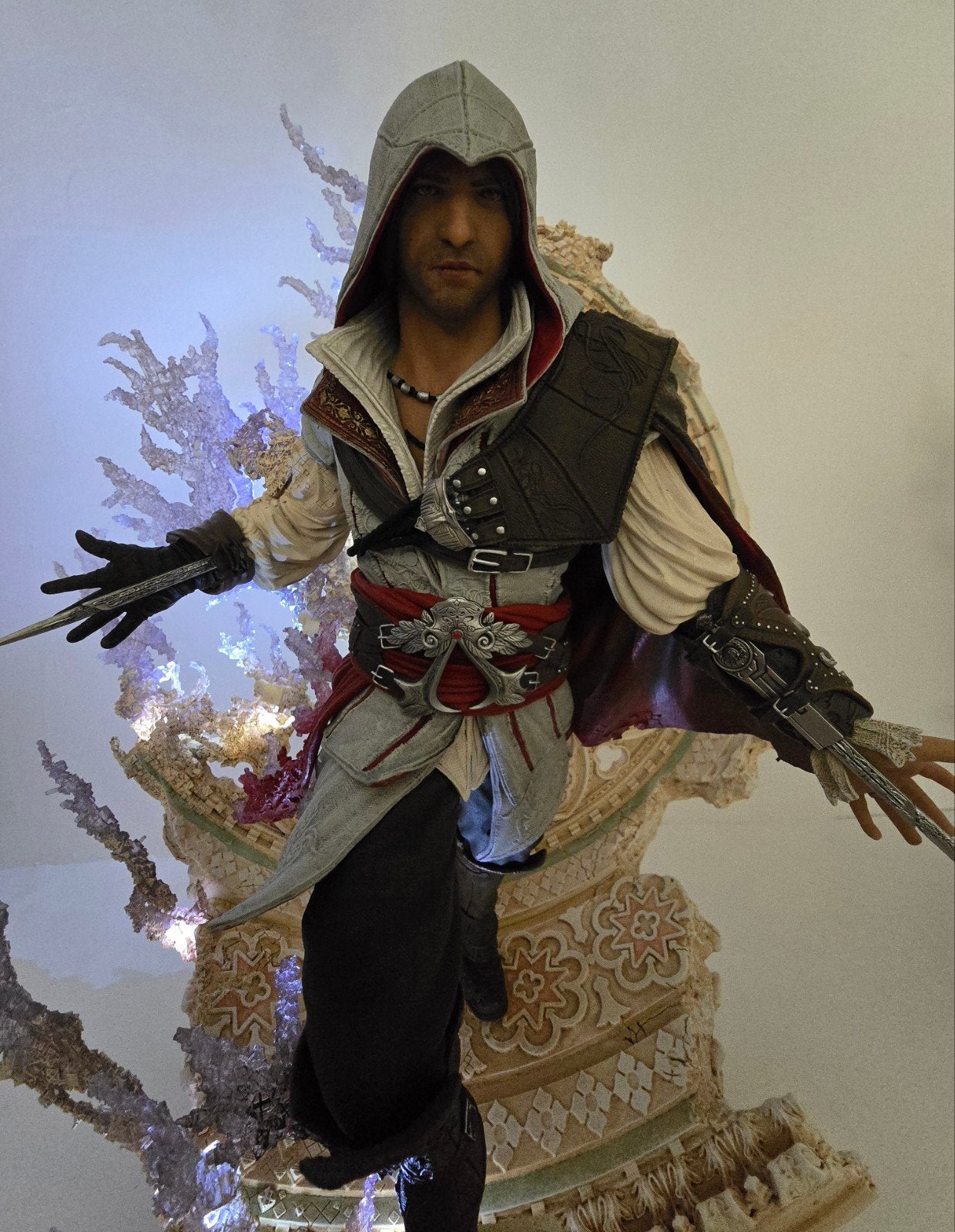Vente statue Ezio assassins creed, Ophalen of Verzenden