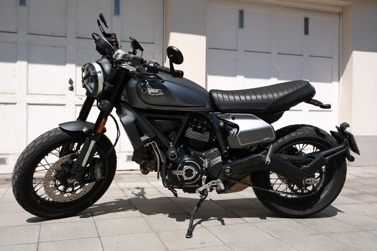 Ducati Scrambler Nightshift 4000km - €7999 (bespreekbaar), Motoren, 2 cilinders, ABS, Nieuw, Motorrijbewijs A