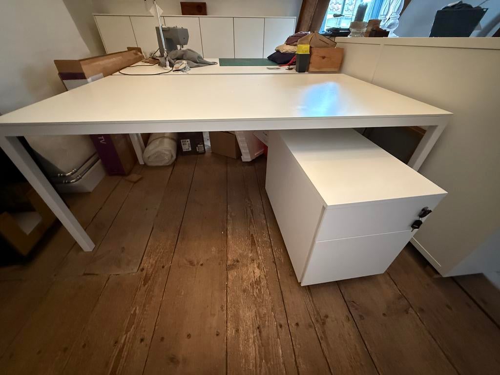 Tafel Desalto Helsinki, Huis en Inrichting, Ophalen, Zo goed als nieuw