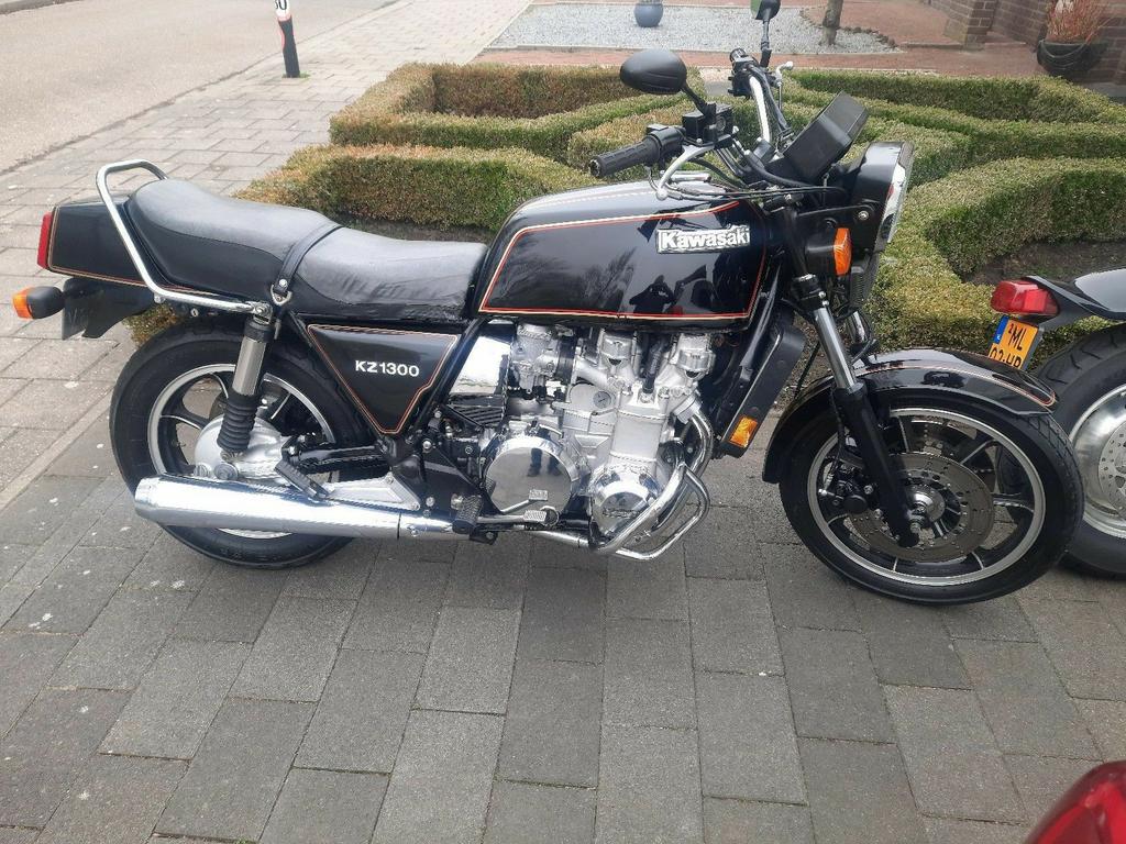 Kawasaki Z1300, Motoren