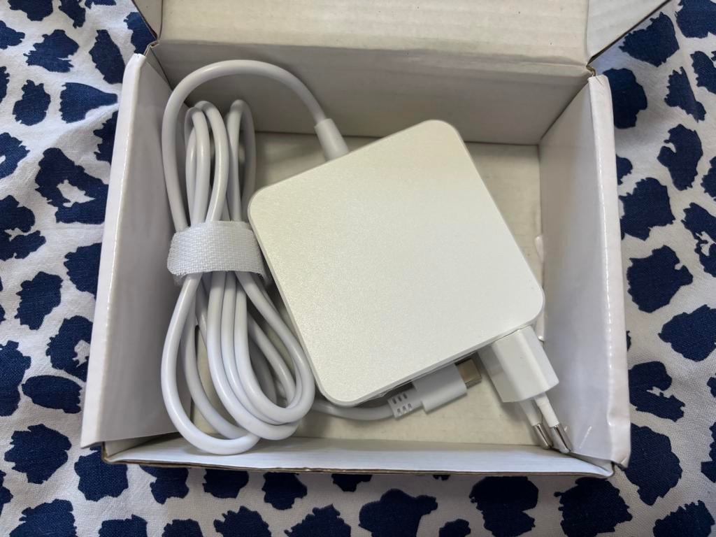 65W Type-C Laptop Oplader MacBook, Computers en Software, Laptop-opladers, Ophalen of Verzenden, Zo goed als nieuw