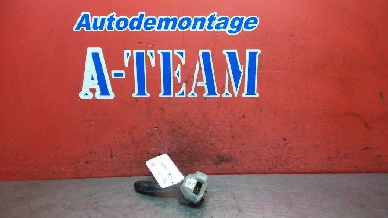 KNIPPERLICHTSCHAKELAAR Hyundai i30 (FD) (|934102L031|), Hyundai Motor Deutschland GmbH, Gebruikt, Kaiserleipromenade 5
63067  Offenbach am Main, DE